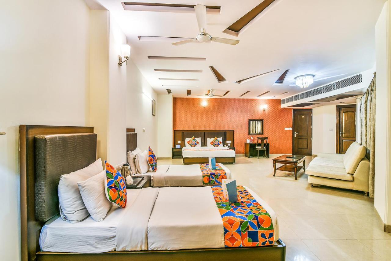 Hotel Alpine Tree New Delhi Eksteriør bilde