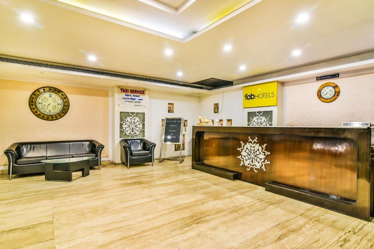Hotel Alpine Tree New Delhi Eksteriør bilde
