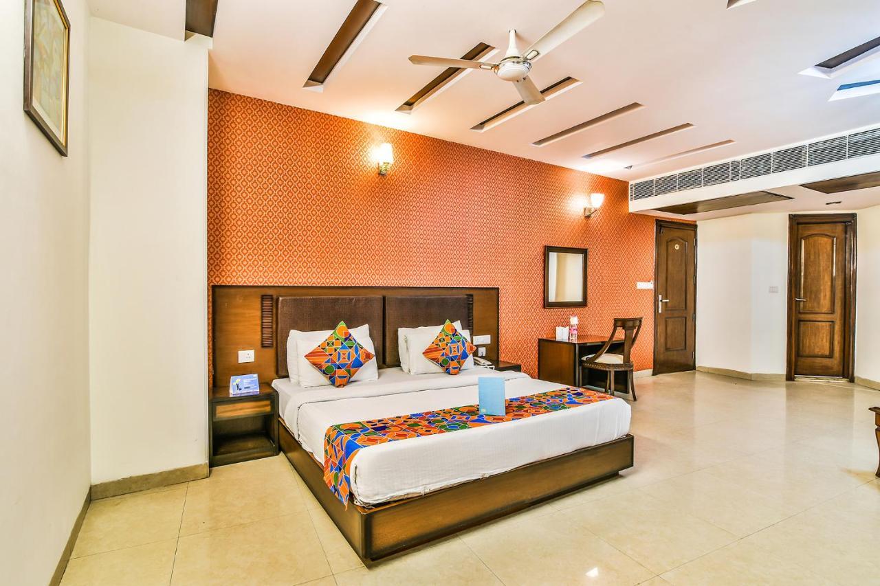 Hotel Alpine Tree New Delhi Eksteriør bilde