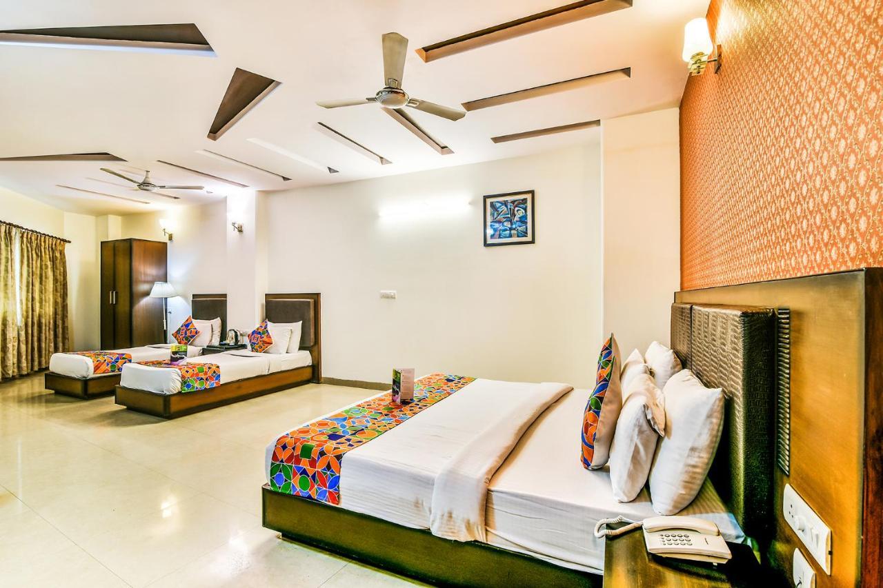 Hotel Alpine Tree New Delhi Eksteriør bilde