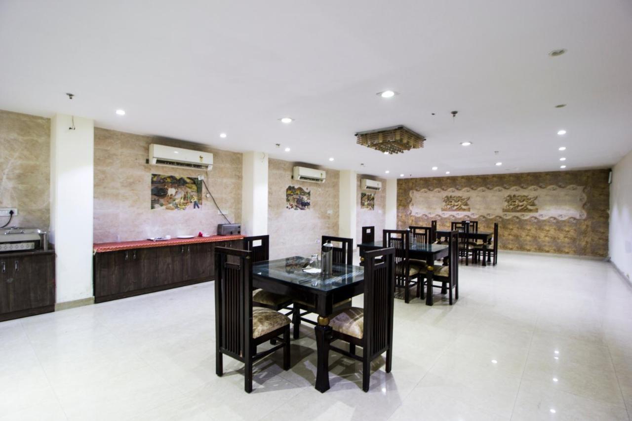 Hotel Alpine Tree New Delhi Eksteriør bilde