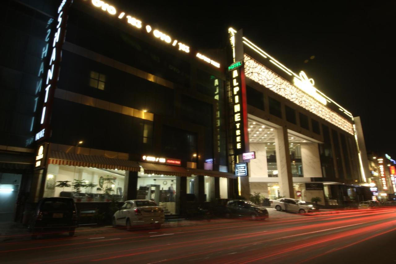 Hotel Alpine Tree New Delhi Eksteriør bilde